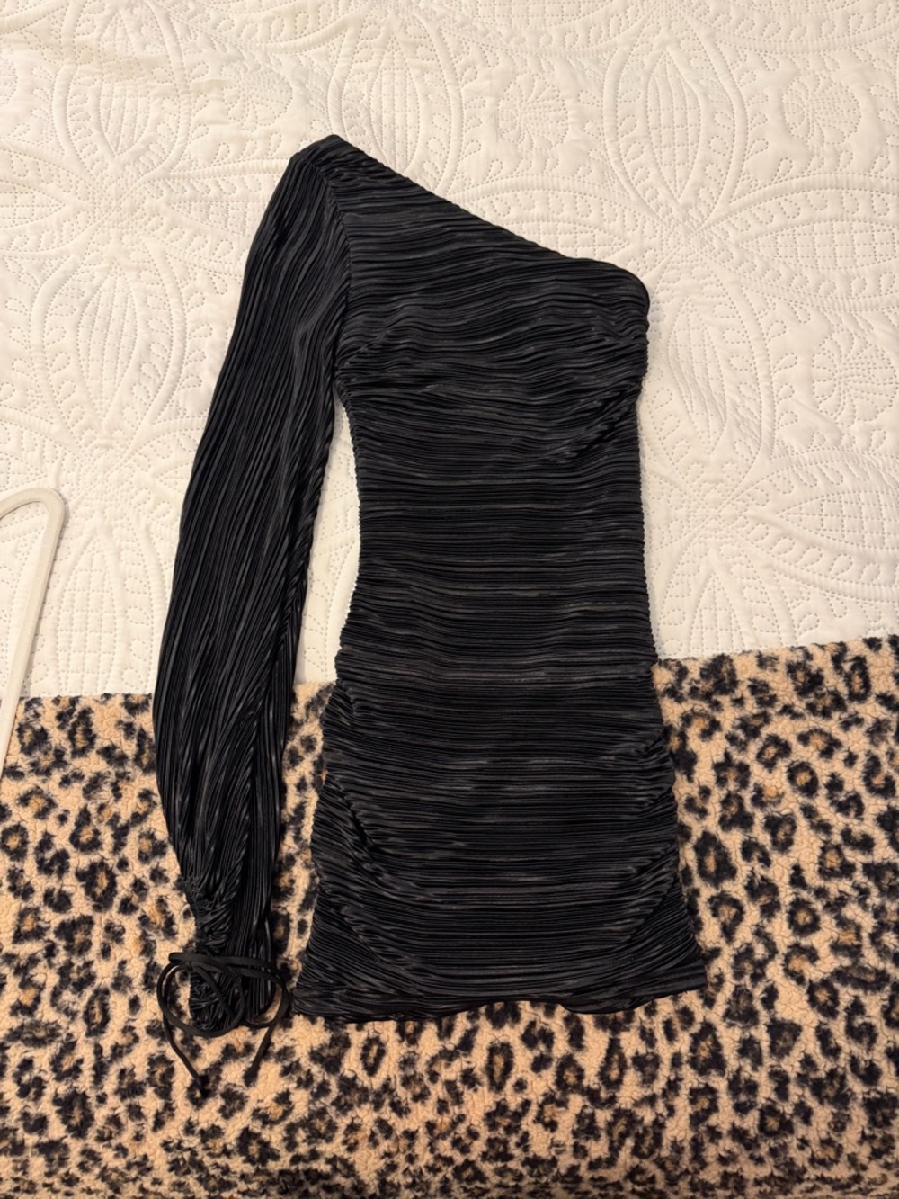 Lucy in the Sky Black One-Shoulder Ruched Mini Dress